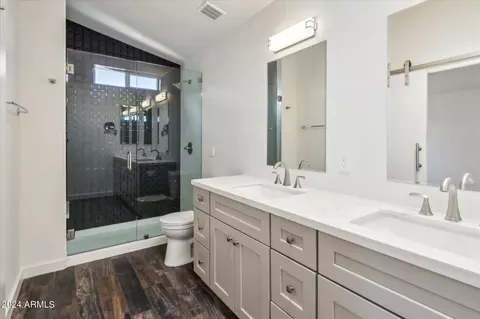 Bath - 7219 E Kramer St, Mesa, AZ 85207 photo 2 of 3