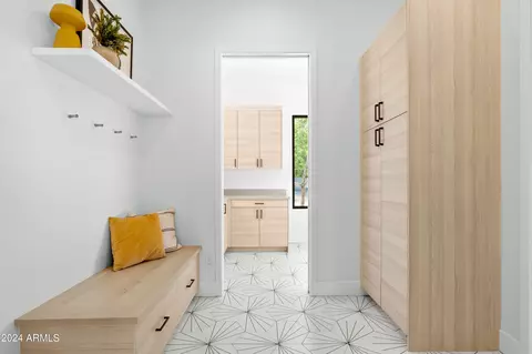 Entry Way - 6337 N 10th Dr, Phoenix, AZ 85013 photo 1 of 2