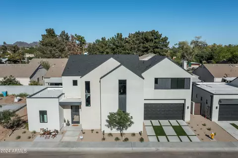 Exterior - 6337 N 10th Dr, Phoenix, AZ 85013 photo 9 of 10