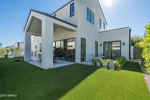 Exterior - 6337 N 10th Dr, Phoenix, AZ 85013 photo 5 of 10