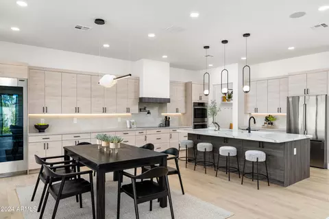 Dining - 6337 N 10th Dr, Phoenix, AZ 85013 photo 1 of 2