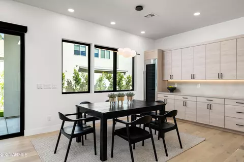 Dining - 6337 N 10th Dr, Phoenix, AZ 85013 photo 2 of 2