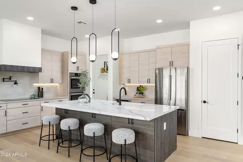 Kitchen - 6337 N 10th Dr, Phoenix, AZ 85013 photo 2 of 5