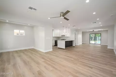 1351 E Clarendon Ave, Phoenix, AZ 85014 photo 8