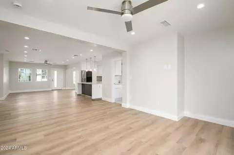 1351 E Clarendon Ave, Phoenix, AZ 85014 photo 9