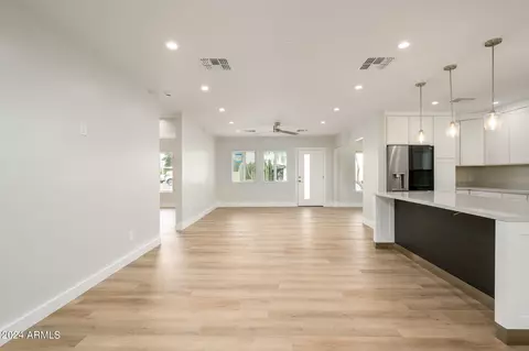 1351 E Clarendon Ave, Phoenix, AZ 85014 photo 7