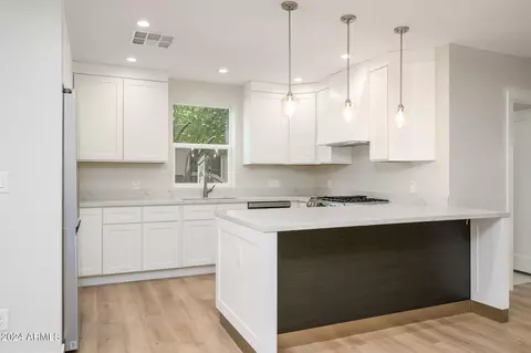 1351 E Clarendon Ave, Phoenix, AZ 85014 photo 13