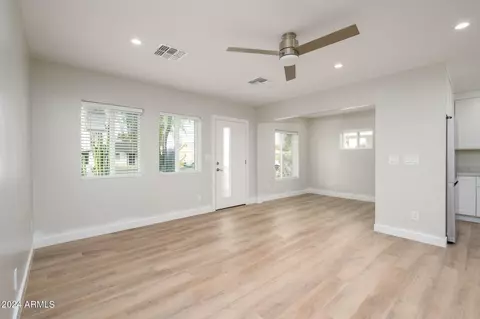1351 E Clarendon Ave, Phoenix, AZ 85014 photo 6