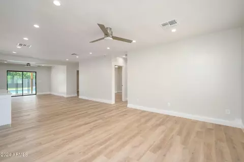 1351 E Clarendon Ave, Phoenix, AZ 85014 photo 10
