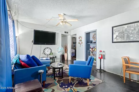 2839 E Atlanta Ave, Phoenix, AZ 85040 photo 2