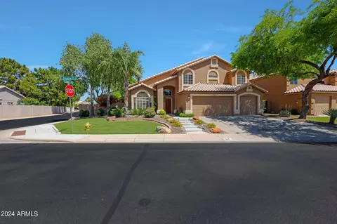 911 S Paradise Dr, Gilbert, AZ 85233