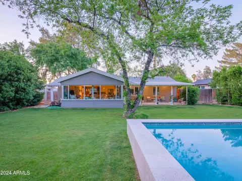Exterior - 3237 E Clarendon Ave, Phoenix, AZ 85018 photo 7 of 15