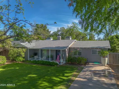 Exterior - 3237 E Clarendon Ave, Phoenix, AZ 85018 photo 13 of 15