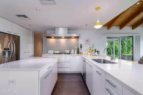 Kitchen - 3237 E Clarendon Ave, Phoenix, AZ 85018 photo 1 of 2