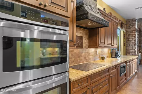 Kitchen - 2887 E Flower St, Gilbert, AZ 85298 photo 5 of 10