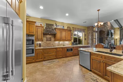 Kitchen - 2887 E Flower St, Gilbert, AZ 85298 photo 3 of 10