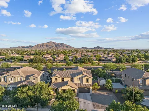 View/Area - 2887 E Flower St, Gilbert, AZ 85298 photo 1 of 7
