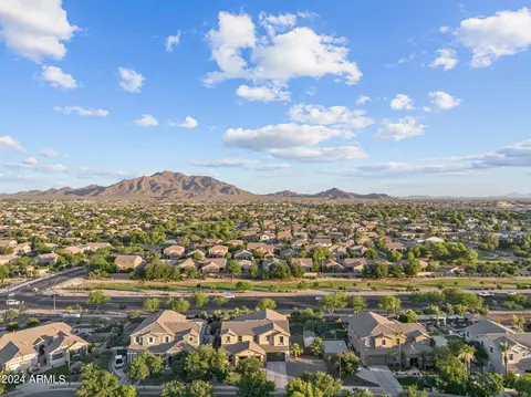 View/Area - 2887 E Flower St, Gilbert, AZ 85298 photo 2 of 7