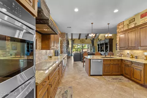 Kitchen - 2887 E Flower St, Gilbert, AZ 85298 photo 4 of 10