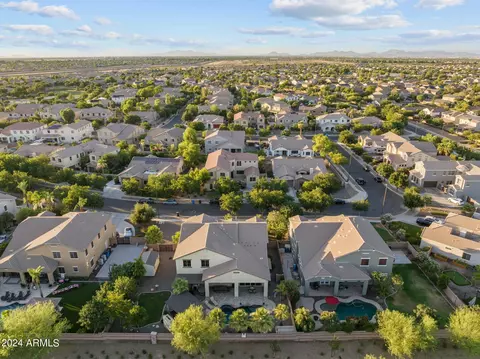 View/Area - 2887 E Flower St, Gilbert, AZ 85298 photo 4 of 7