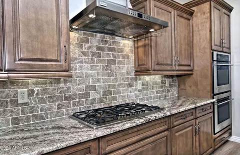 Kitchen - 3946 Enrose St, Mesa, AZ 85205 photo 5 of 7