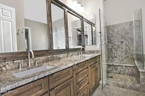 Bath - 3946 Enrose St, Mesa, AZ 85205 photo 2 of 7