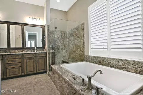 Bath - 3946 Enrose St, Mesa, AZ 85205 photo 1 of 7