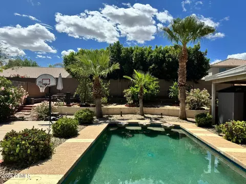 1619 E Harwell Rd, Phoenix, AZ 85042