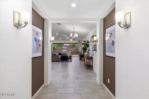 Entry Way - 721 E Harwell Rd, Phoenix, AZ 85042 photo 1 of 2