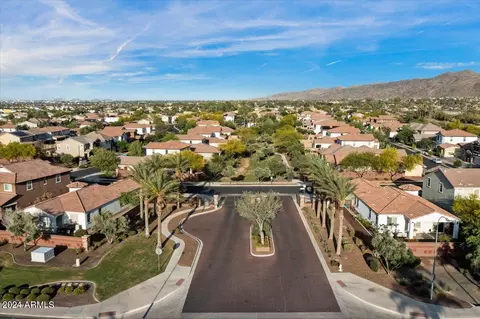 View/Area - 721 E Harwell Rd, Phoenix, AZ 85042 photo 2 of 6