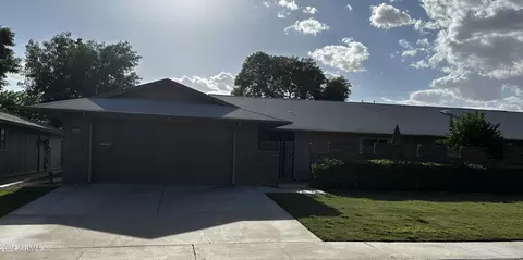 18442 N 104th Ave, Sun City, AZ 85373