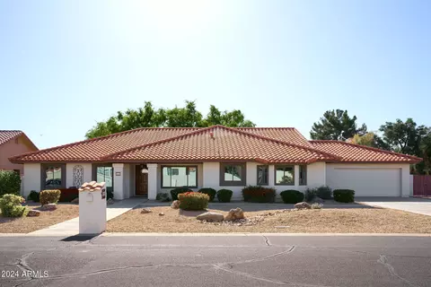 8016 S Grandview Ave, Tempe, AZ 85284