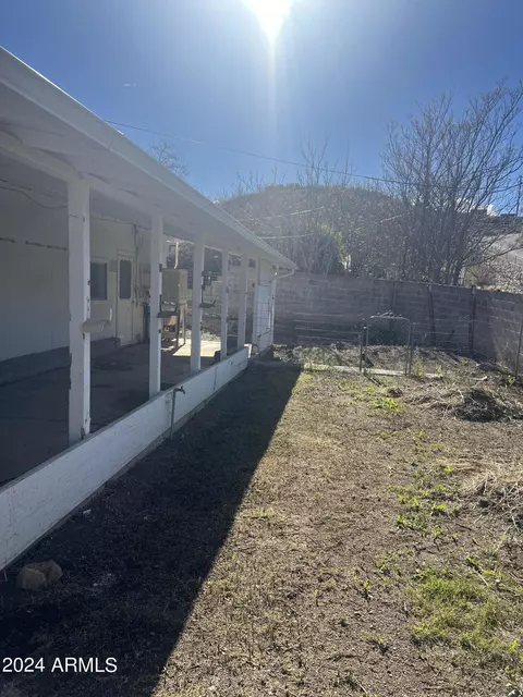 322 W Maple St, Globe, AZ 85501 photo 2