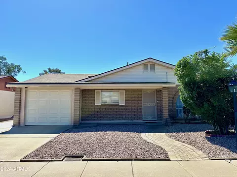 2205 E Gretta Pl, Phoenix, AZ 85022