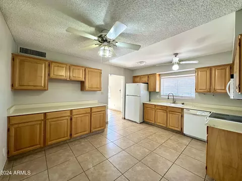 2205 E Gretta Pl, Phoenix, AZ 85022 photo 3