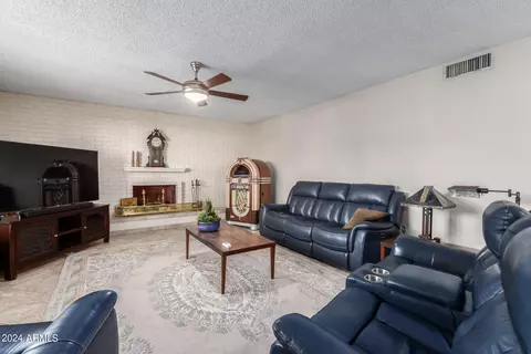 4206 E Modoc Dr, Phoenix, AZ 85044 photo 6
