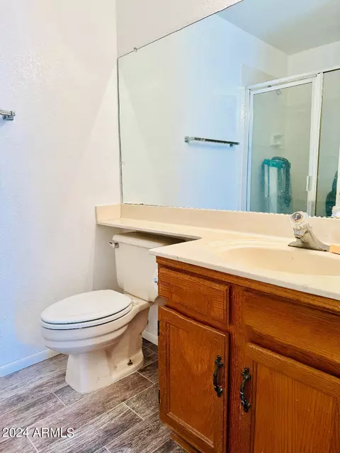 Bath - 1817 E Hearn Rd, Phoenix, AZ 85022 photo 1 of 6