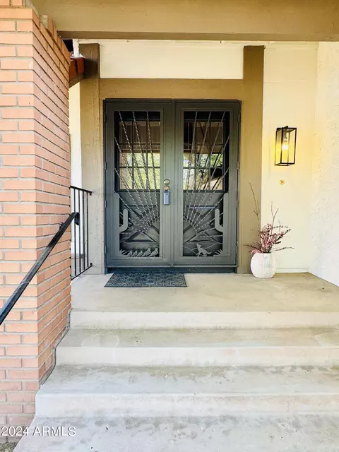 Exterior - 1817 E Hearn Rd, Phoenix, AZ 85022 photo 4 of 5