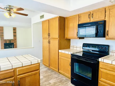Kitchen - 1817 E Hearn Rd, Phoenix, AZ 85022 photo 7 of 7