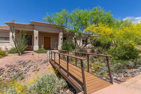 39732 N 7th St, Phoenix, AZ 85086