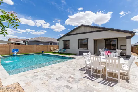 660 W Wind Cave Dr, San Tan Valley, AZ 85140