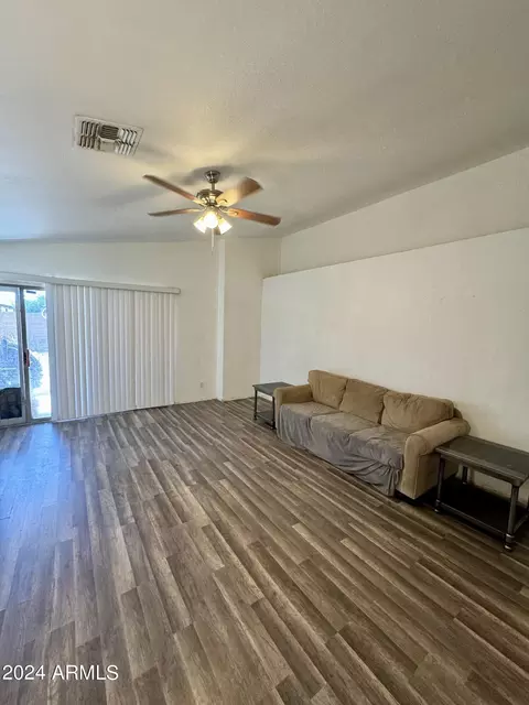 Living - 3823 S Bowman Rd, Apache Junction, AZ 85119 photo 1 of 2