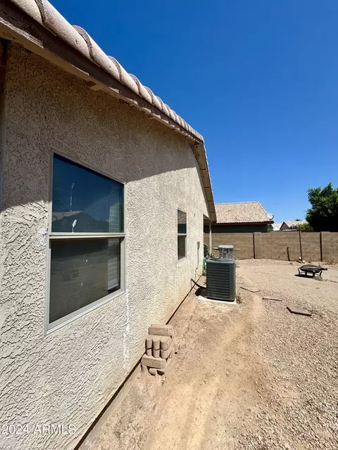 Exterior - 3823 S Bowman Rd, Apache Junction, AZ 85119 photo 5 of 9