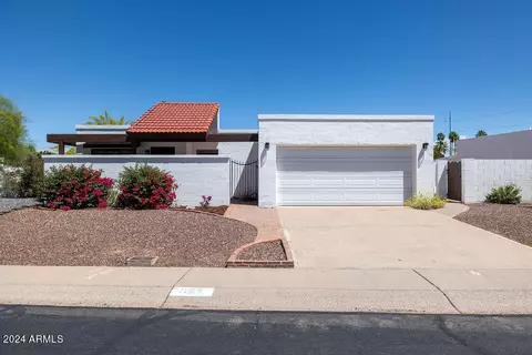 624 E Piping Rock Rd, Phoenix, AZ 85022