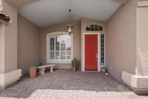 226 S Cobblestone Dr, Gilbert, AZ 85296 photo 4