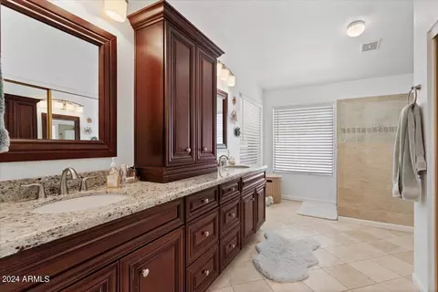 226 S Cobblestone Dr, Gilbert, AZ 85296 photo 22