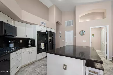 226 S Cobblestone Dr, Gilbert, AZ 85296 photo 12