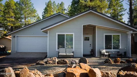 565 E Hillside Dr, Munds Park, AZ 86017
