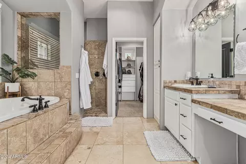 Bath - 924 E Carlise Rd, Phoenix, AZ 85086 photo 1 of 5