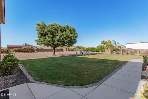 Exterior - 924 E Carlise Rd, Phoenix, AZ 85086 photo 19 of 24